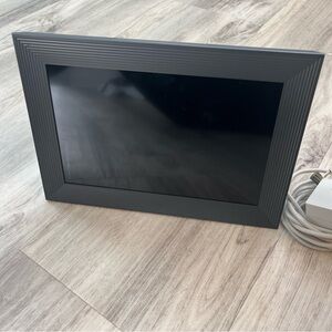 Aura Digital Photo Frame